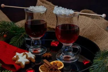 Festive Christmas Mulled Wine with Spices